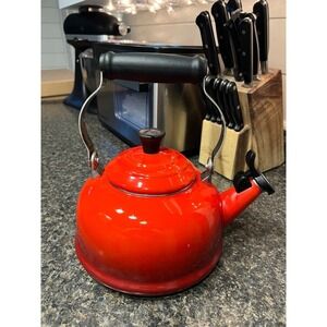 Le Creuset Red Enamel Tea Kettle 1.6L